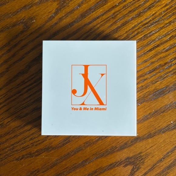 NIB JX Just Ximena You & Me In Miami 5.5g/0.19oz Eyeshadow Palette - Picture 3 of 6